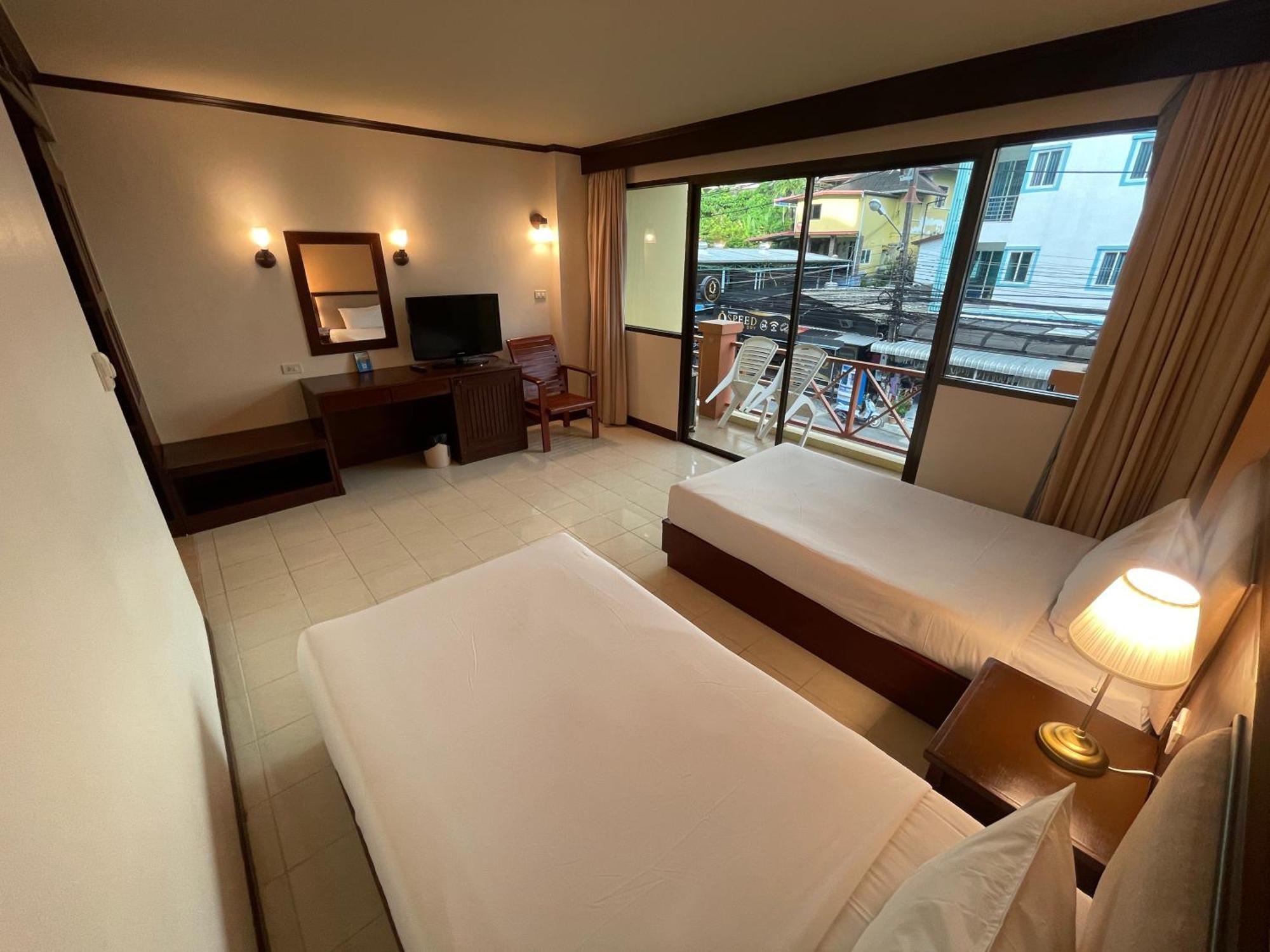 Phuket Bauman Ville Hotel מראה חיצוני תמונה